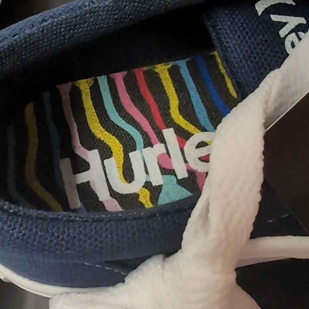 Hurley Boys Canvas Low Top Sneakers. Navy Blue. Size 11. New In Box